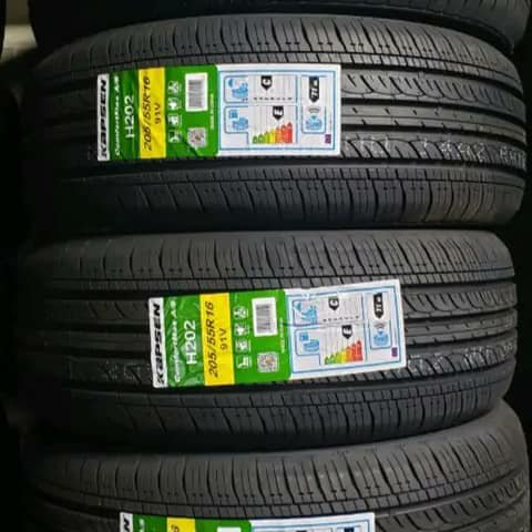Stack of three Kapsen H202 tyres, 205/55R16